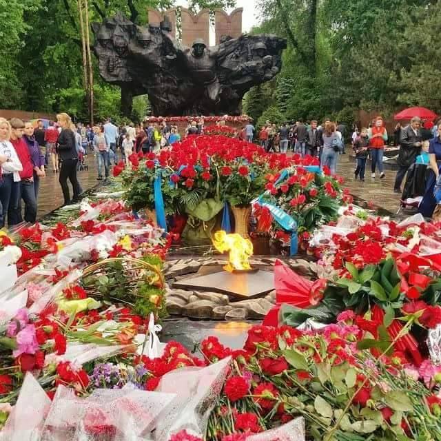 Фото 17 Как в России отмечают 70-летие Великой Победы: парад на Красной площади в Москве и других городах