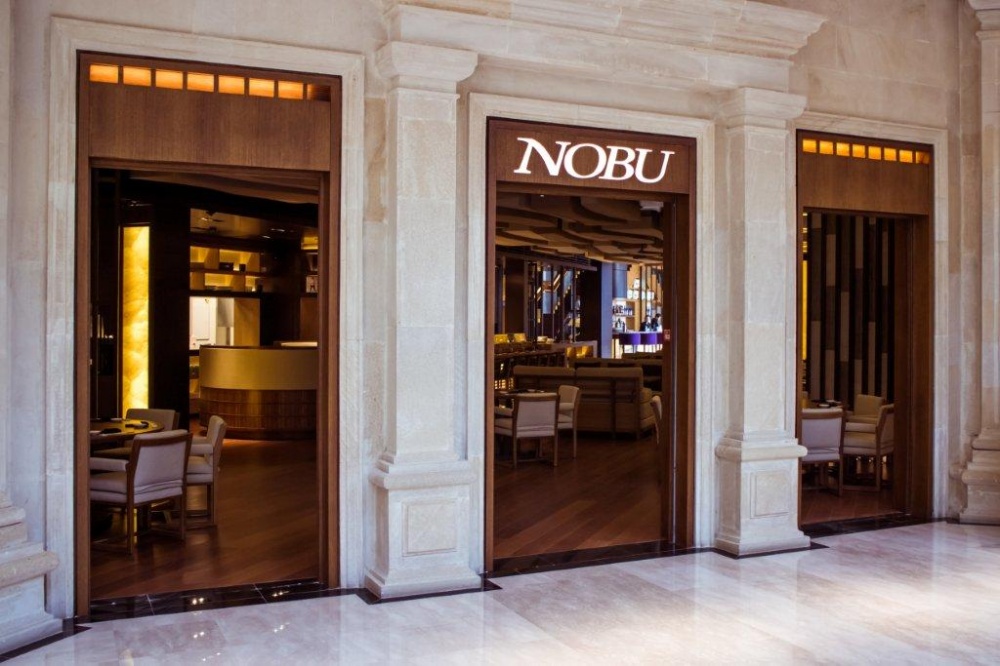 Фото 1 Интерьер и фирменные блюда ресторана Nobu Crocus City