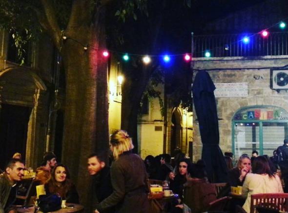 Фото 6 Парижане поужинали в ресторанах, чтобы почтить память жертв теракта и побороть страх