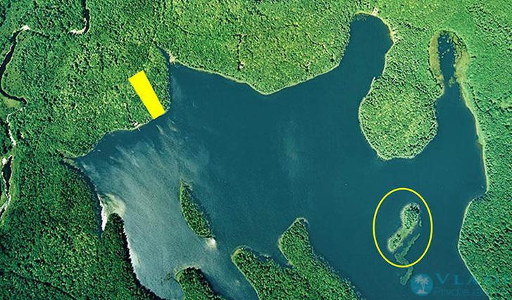 Маленький остров и участок на берегу озера в Канаде, около $44 тысяч