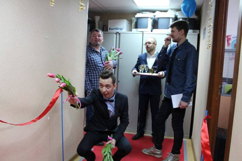 Фото 7 8 марта 2016 года в российских офисах