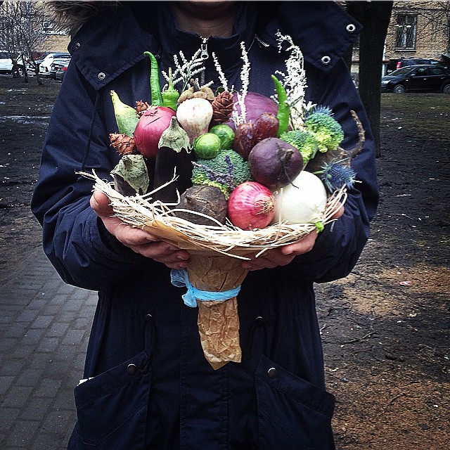 Фото 5 Съедобные букеты из овощей и фруктов петербургской мастерской "Очень хорошо"