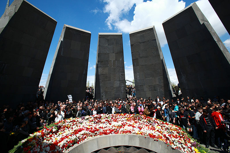 Фото 10 Поминальные мероприятия разных лет на День памяти жертв геноцида армян