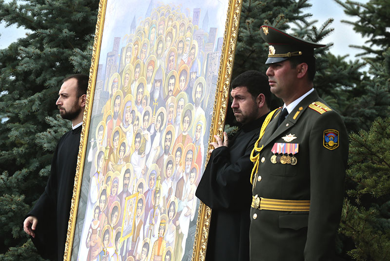 Фото 1 Поминальные мероприятия разных лет на День памяти жертв геноцида армян