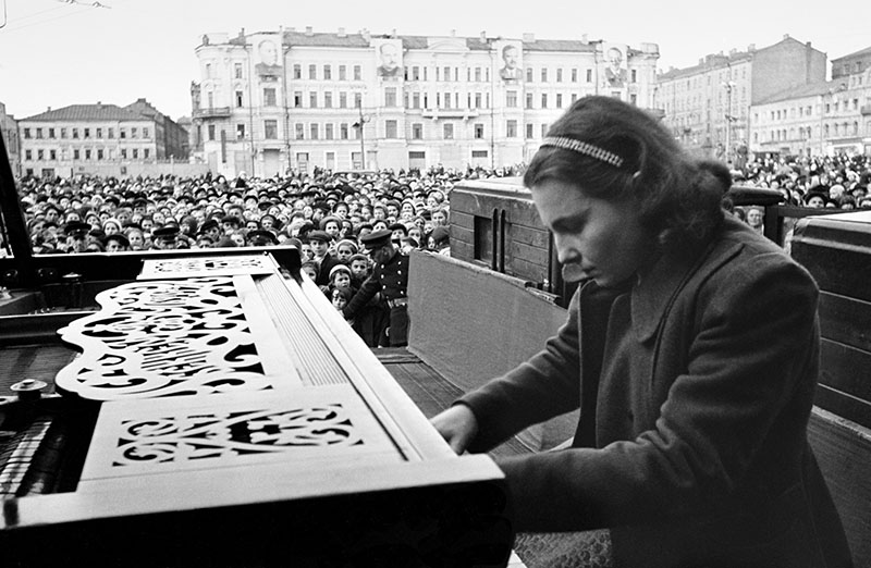 Фото 7 Народные гуляния 9 мая 1945 года в Москве