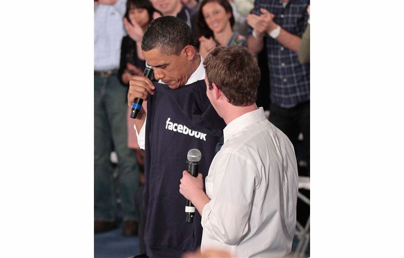 Фото 5 Обама решил получить голоса через Facebook. ФОТО