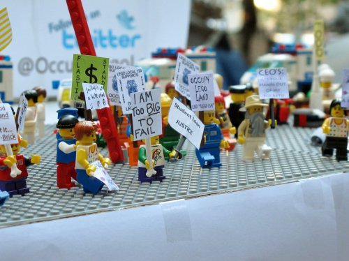 Фото 4 События 2011 года в Lego-интерпретации