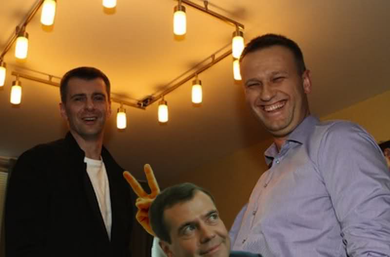Фото 9 Карикатурные коллажи на тему поддельного фото Навального и Березовского