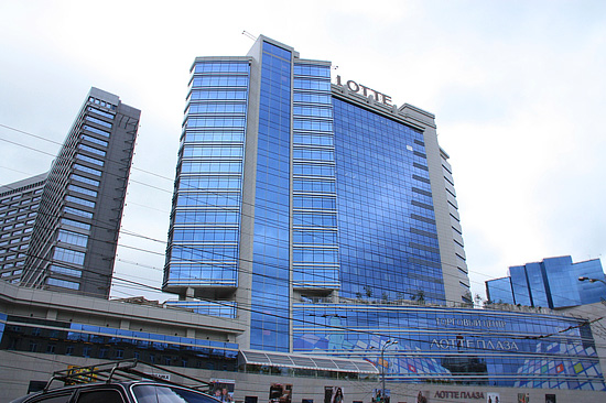Lotte Plaza - бизнес-центр класса А (Новинский бульвар, 8).