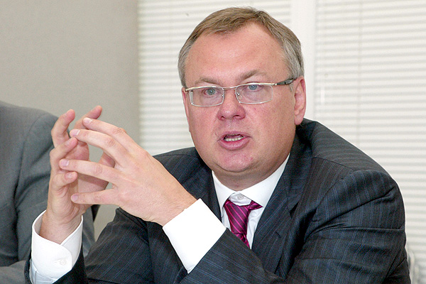 1. Председатель правления группы ВТБ Андрей Костин.