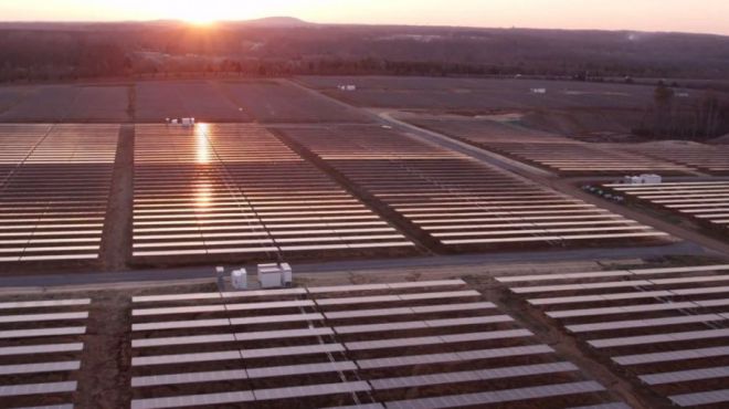 Фото 1 Как выглядит солнечная электростанция Apple - самая большая частная солнечная электростанция в мире?