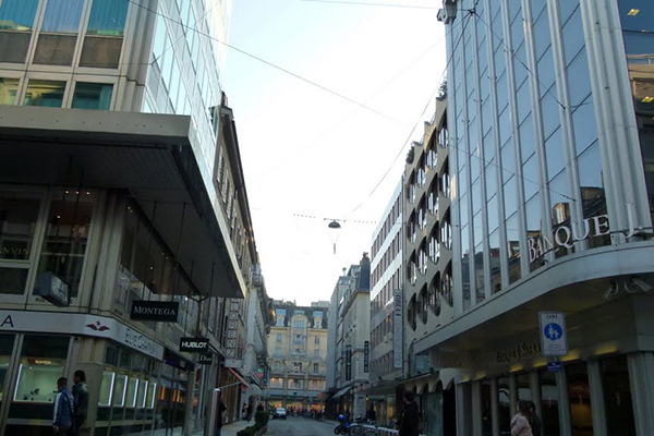 4 место - улица Рю дю Рон, Женева - $1249 за кв. м в год (1150 швейцарских франков за кв. м в год)