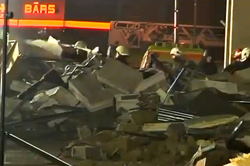 Фото 6 Обрушение крыши торгового центра "Maxima" в Риге