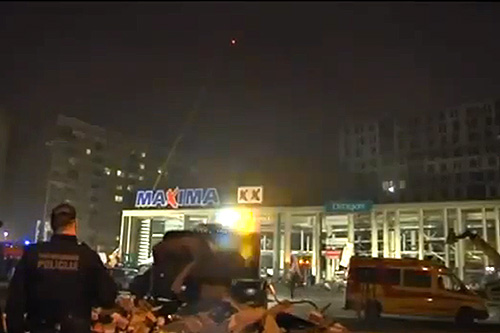 Фото 1 Обрушение крыши торгового центра "Maxima" в Риге