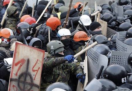 Фото 3 Самые страшные кадры столкновений между протестующими и правоохранительными органами в Киеве