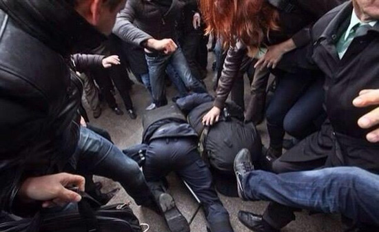 Фото 5 Самые страшные кадры столкновений между протестующими и правоохранительными органами в Киеве