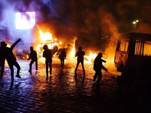 Фото 9 Самые страшные кадры столкновений между протестующими и правоохранительными органами в Киеве