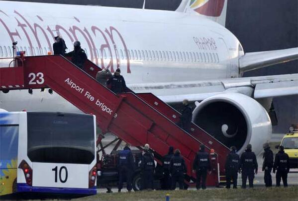 Фото 5 Безоружный 30-летний второй пилот угнал самолет "Эфиопских авиалиний"