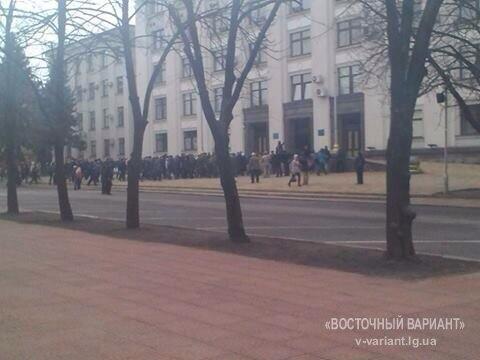Фото 10 Баррикады и митинги на юго-востоке Украины в фотографиях пользователей Twitter