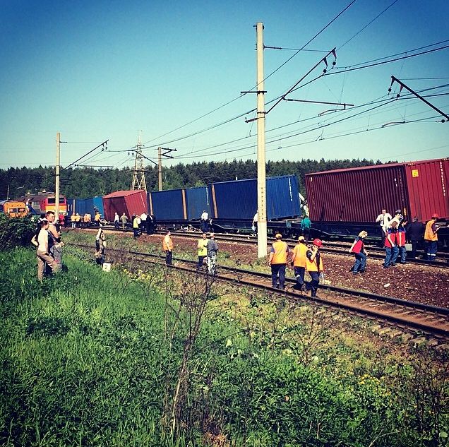 Фото 13 Два поезда столкнулись в Подмосковье