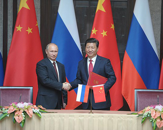 РФ и КНР подписали контракт о поставках газа в течение 30 лет