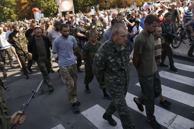 Фото 4 Марш пленных в Донецке 24 августа 2014 г.