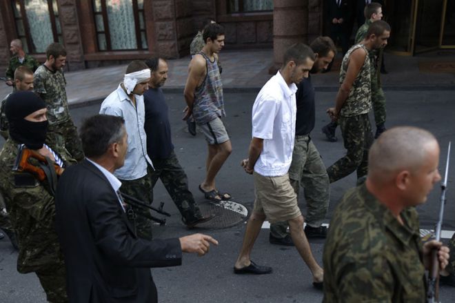 Фото 6 Марш пленных в Донецке 24 августа 2014 г.