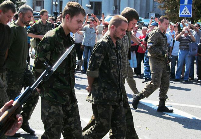 Фото 8 Марш пленных в Донецке 24 августа 2014 г.