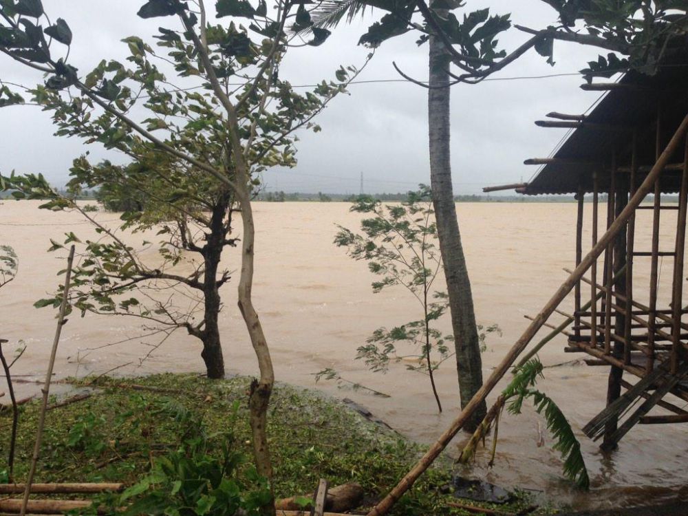 Фото 1 Последствия тайфуна "Хагупит" на Филиппинах