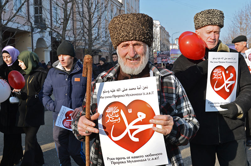 Фото 2 Митинг против карикатур на пророка Мухаммеда в Грозном