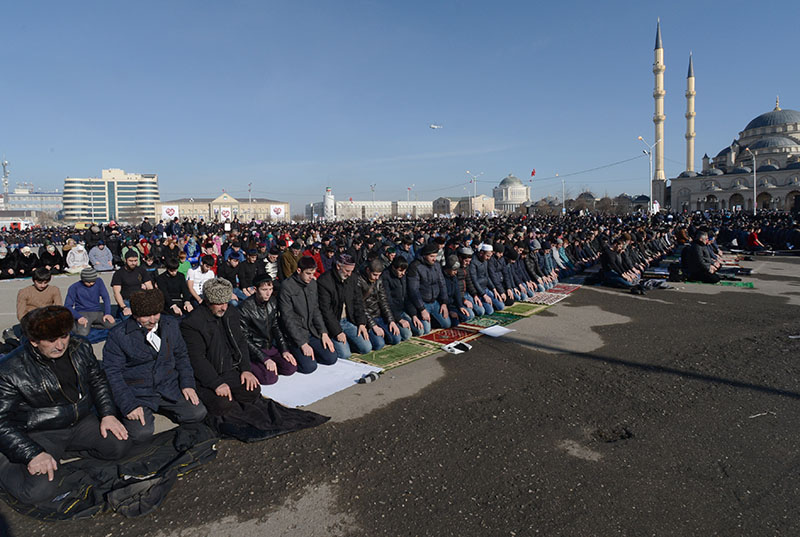 Фото 8 Митинг против карикатур на пророка Мухаммеда в Грозном