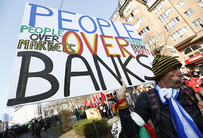 Фото 12 Акция протеста из-за открытия во Франкфурте-на-Майне нового офиса ЕЦБ