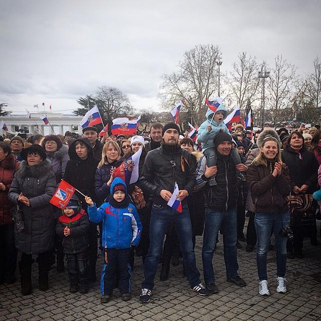 Фото 1 Пользователи социальных сетей о годовщине присоединения Крыма